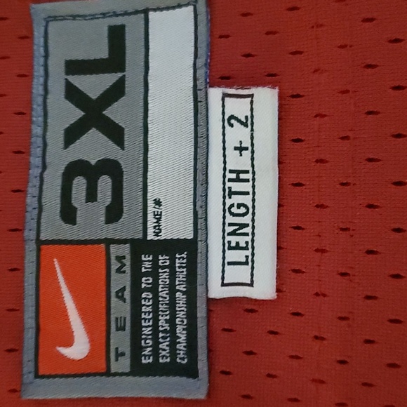 Cleveland Cavaliers Nike LeBron James #23 Burgundy Jersey - Picture 14 of 14